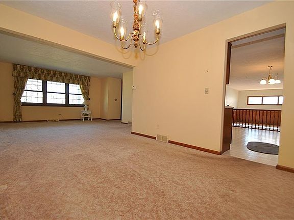 5th image of 868 Deborah Dr
