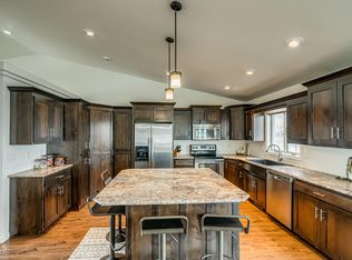 5208 Autumblaze Way, Bismarck, ND 58503