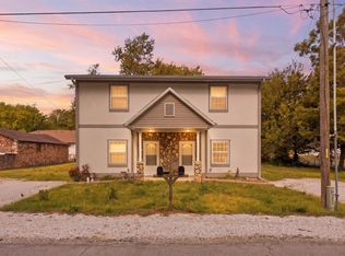 1003 Orchard St, Carthage, MO 64836