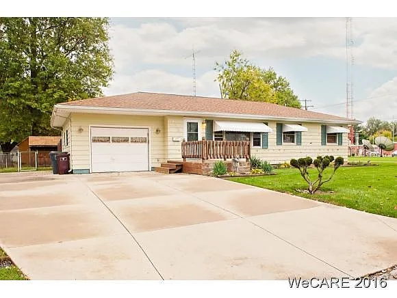 802 N Woodlawn Ave photo 1