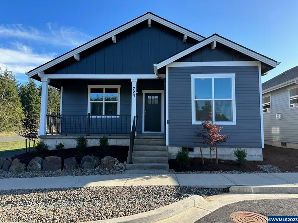 724 SE 44th St, Newport, OR 97366