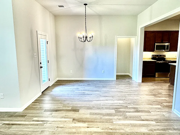 190 Berkshire Pl — Photo 7