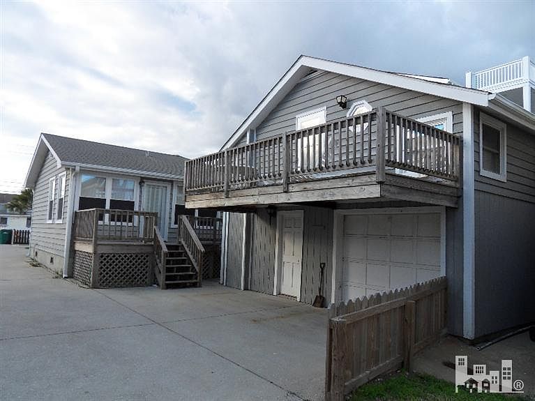1st image of 214 N Fort Fisher Boulevard