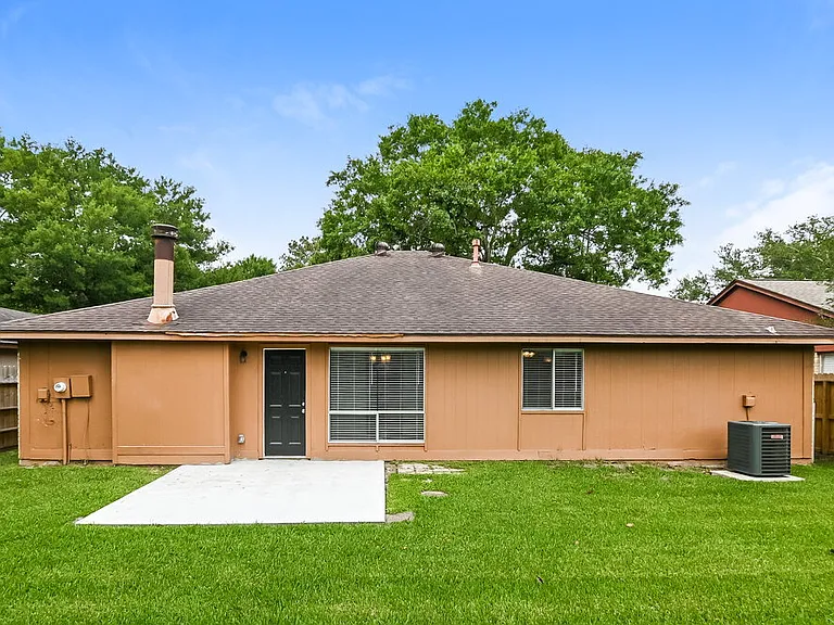 2823 Woodhall Ct — Photo 15