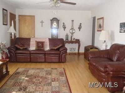 3rd image of 305 Bohl Dr