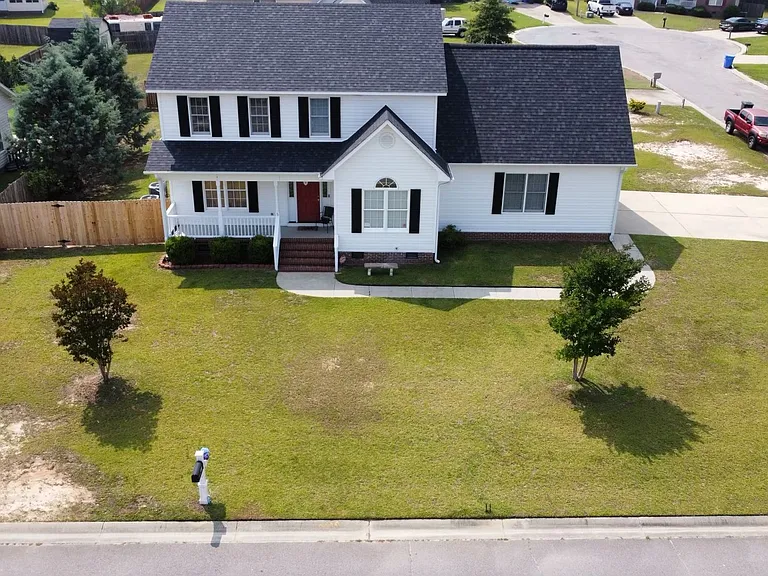 2438 Larwood Dr — Photo 3