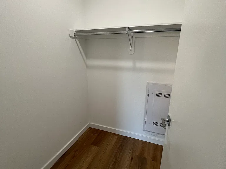 207 Freeway Dr E #3 — Photo 12