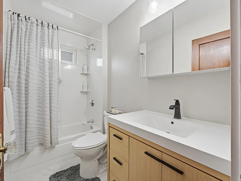 233 Lowell St #1 — Photo 4