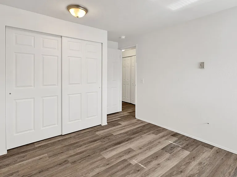 1060 York St — Photo 18