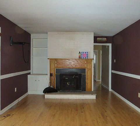 3rd image of 141 Glenrochie Dr