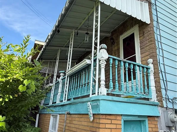 2534 Leticoe St, Pittsburgh, PA 15203