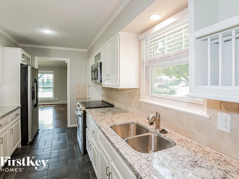 3439 Timberview Rd — Photo 7
