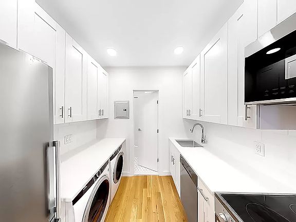 2nd image of 75 Pineapple St APT 3B