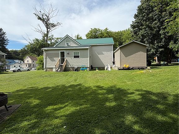 3rd image of 405 Sherman St