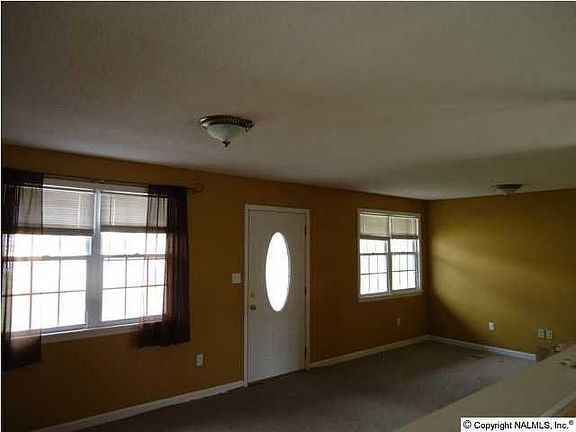 3rd image of 526 Diane Ave
