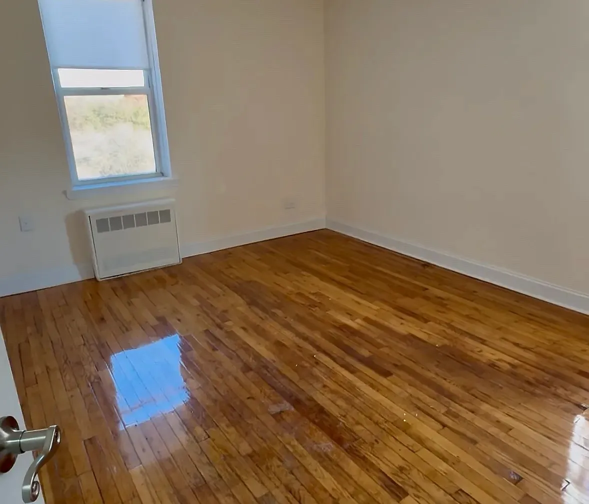 2 bed, 750 sqft, $2,645 — Photo 3