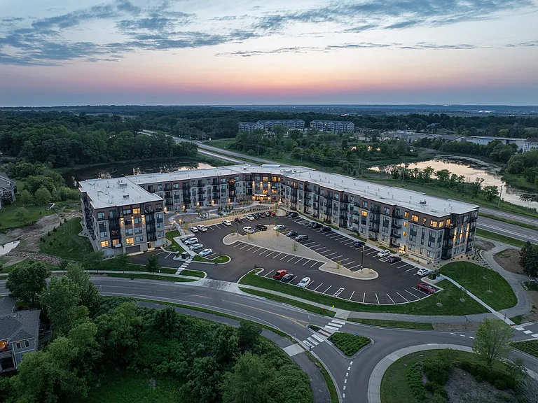 Jeffers Waterfront Apartments — Photo 51