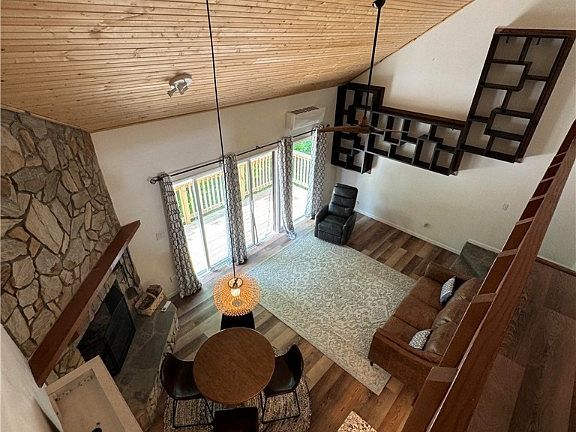 5th image of 156 Hanging Rock Villas #222