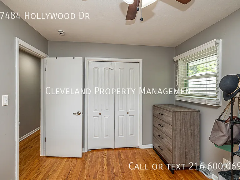 27484 Hollywood Dr — Photo 22