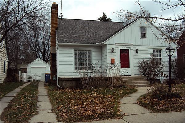 FRONT VIEW OF HOME