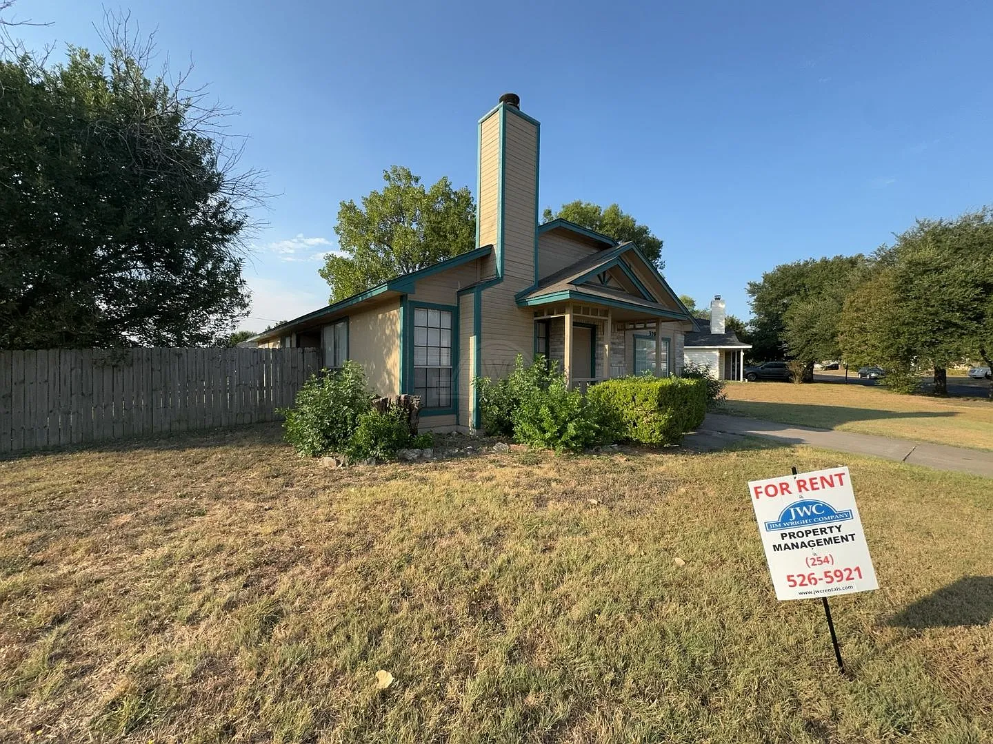 3202 Honeysuckle, Killeen — Photo 2