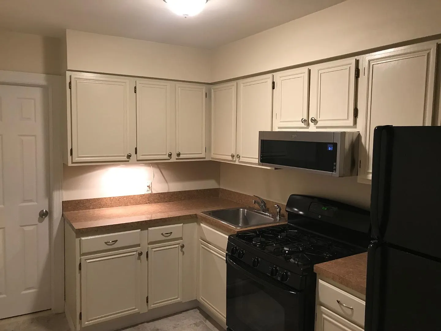 606 Ocean Road - A — Photo 3