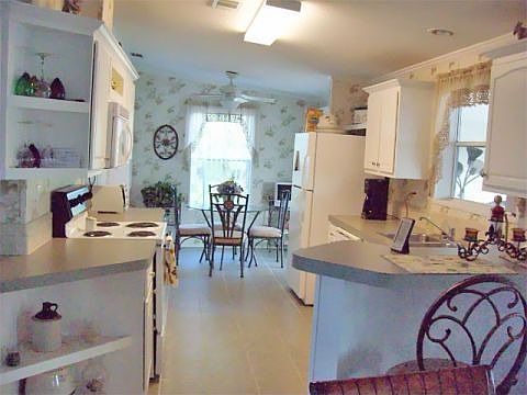 2nd image of 3713 Coconut Palm Cir
