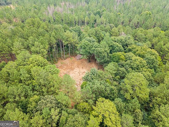 5th image of 558 Iron Hill Rd
