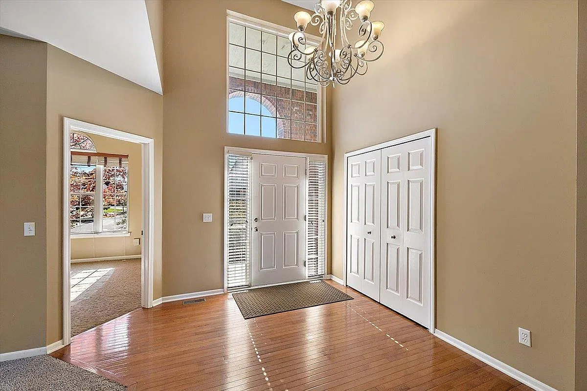 4 bed, 3.5 bath, 3068 sqft, $4,000 — Photo 4