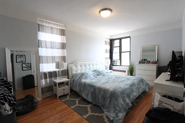 Rented by Douglas Elliman | media 8