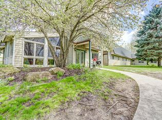 1477 Berwyck Dr, Milford, MI 48381