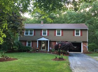 33 Driftway St, Hopedale, MA 01747
