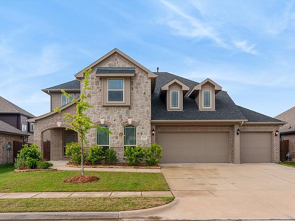 2nd image of 351 Bluewood Dr