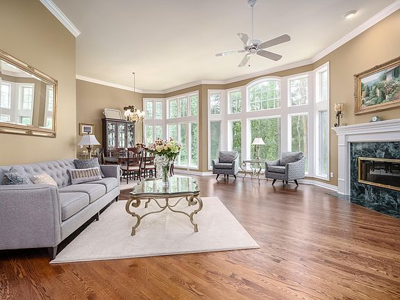 3rd image of 10575 Country Club Dr