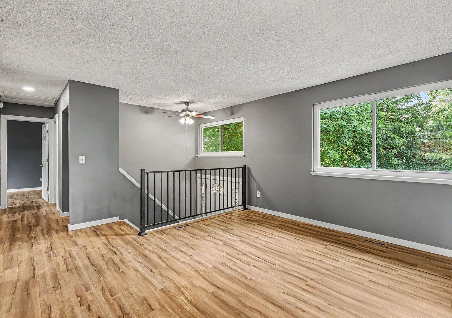 Spacious 4-Bedroom Home Near North Table Mountain — Photo 4