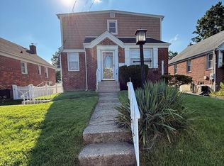 253 Kensington Rd S, Garden City South, NY 11530