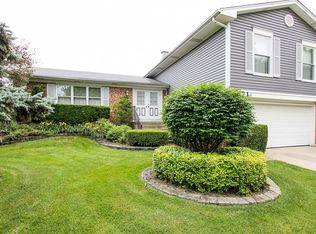 671 Dunhill Dr, Buffalo Grove, IL