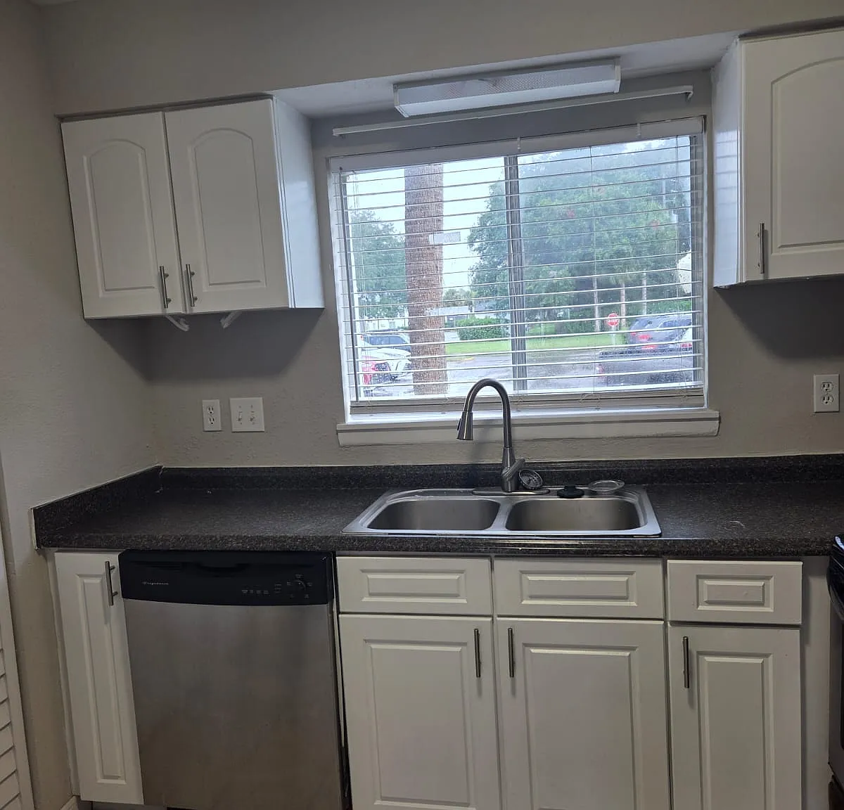 2 bed, 1208 sqft, $1,600 — Photo 4