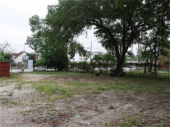 5th image of 1911 S Houston Ave