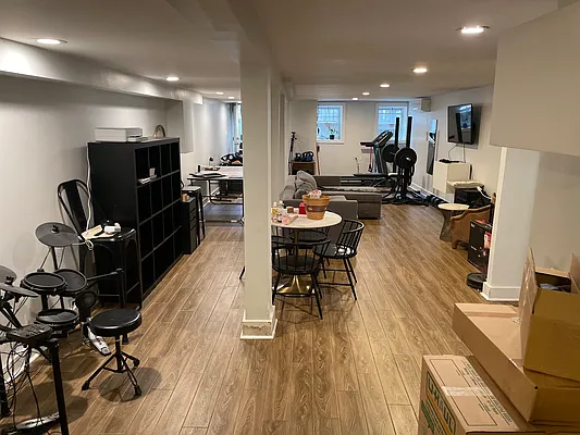 Rented by Nooklyn NYC LLC | media 33