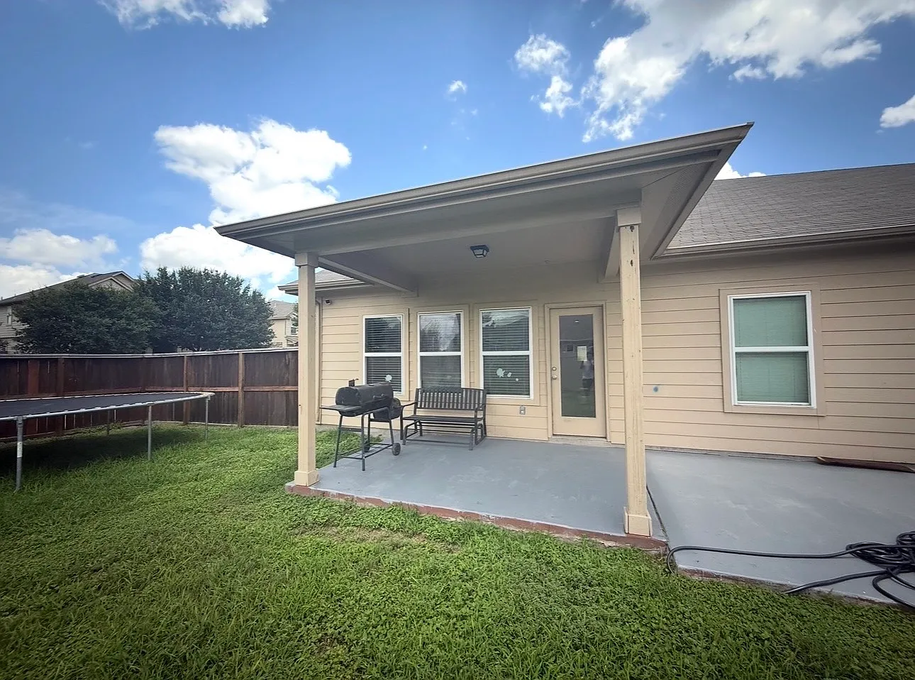 5 bed, 3.5 bath, 3571 sqft, $2,800 — Photo 3