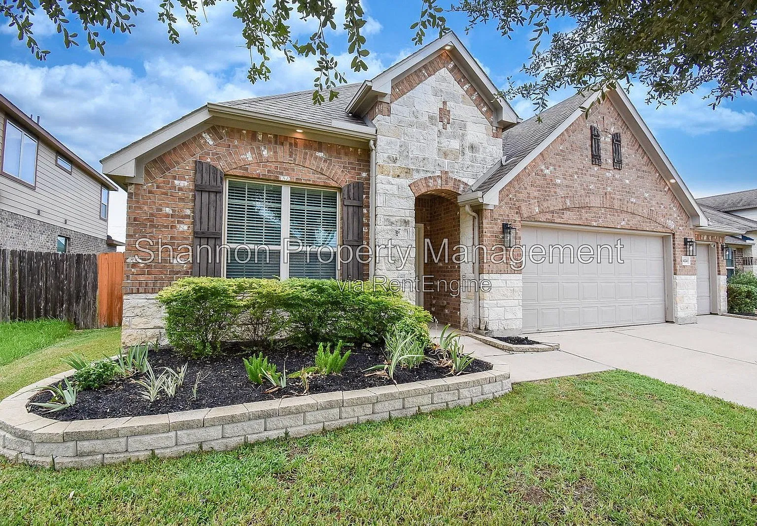 3 bed, 2.0 bath, 2265 sqft, $2,250 — Photo 1