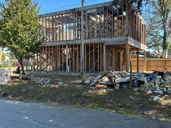 7102 Waxahachie St, Houston, TX 77020