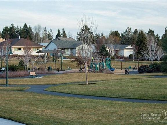 3rd image of 2948 NE Conners Ave
