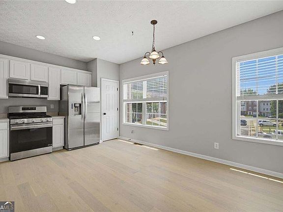 4th image of 3518 Lantern View Ln