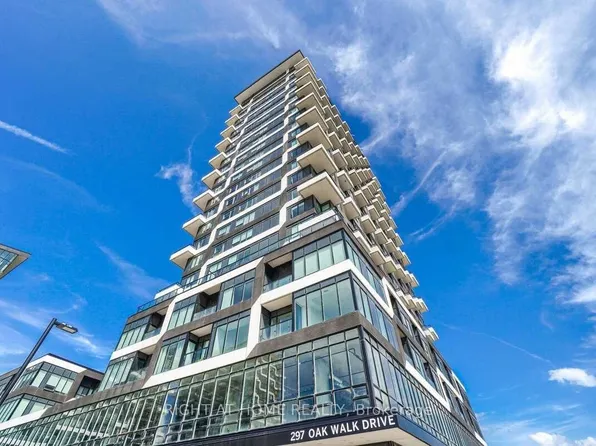 297 Oak Walk Dr #307, Oakville, ON L6H 6Z3