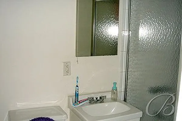 Rented by Bellmarc Realty | media 5