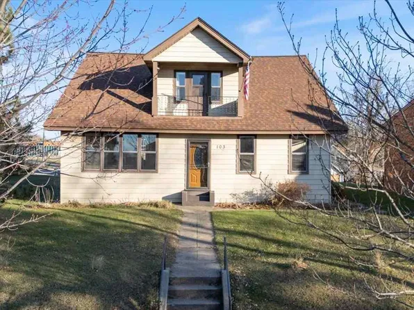 103 3rd Ave, Bovey, MN 55709