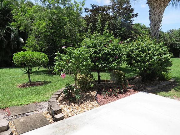 Home For Sale In Majestic Isles