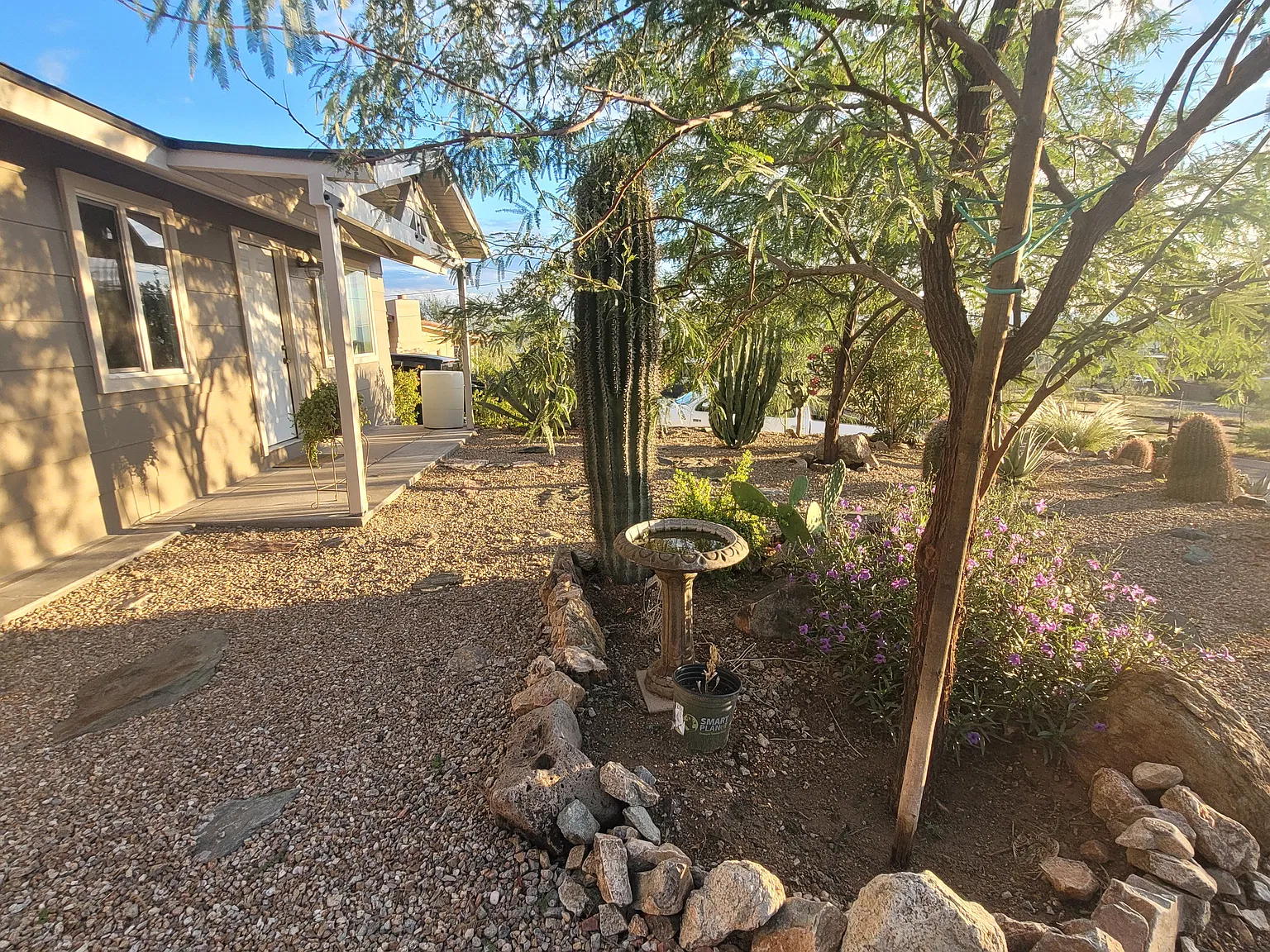 3 bed, 1000 sqft, $2,100 — Photo 3